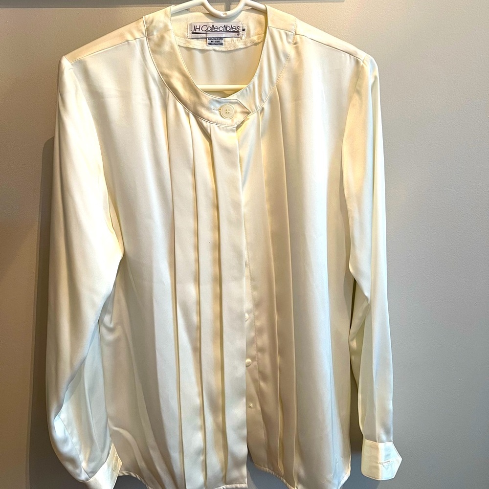 JH Collectibles Cream Shirt. Size 6.